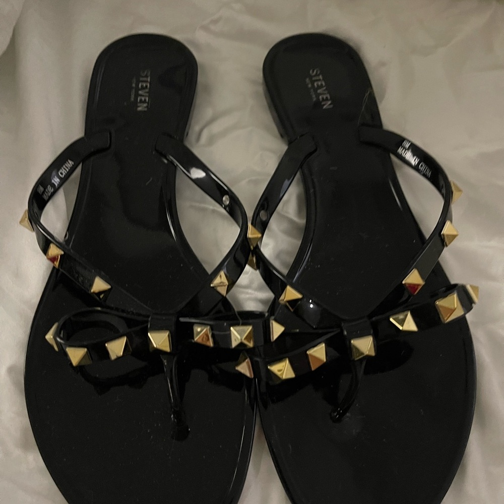 BLACK ROCKSTUD SANDALS - SIZE 8 - Picture 3 of 3